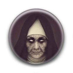 Badge Nonne Maléfique