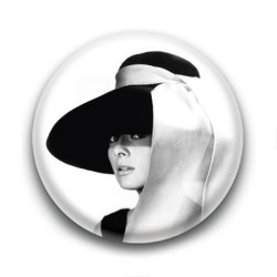 Badge : Chapeau, actrice Audrey Hepburn