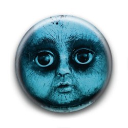 Badge : Poupée effrayante