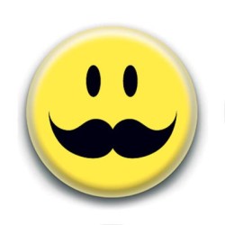 Badge : Smiley moustache fournie