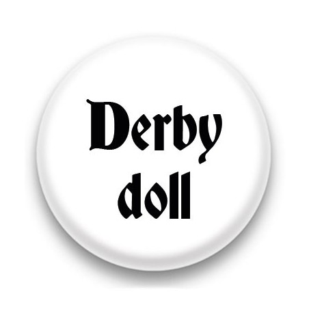Badge Derby doll fond blanc