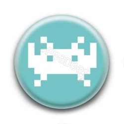 Badge Invader Pixel Bleu Clair