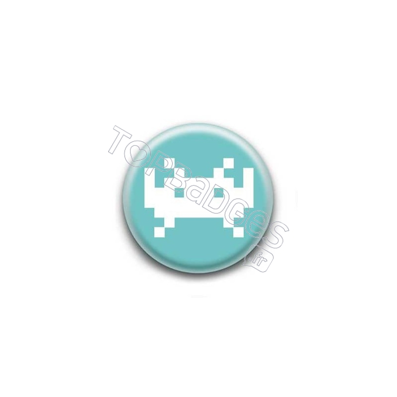 Badge Invader Pixel Bleu Clair
