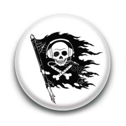 Badge drapeau tete de mort musique