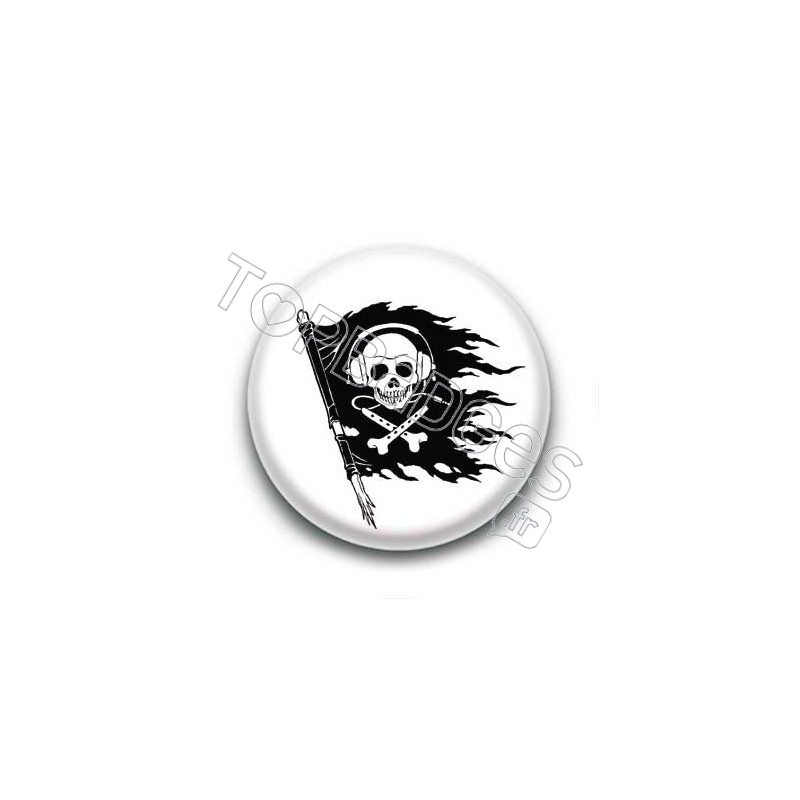 Badge drapeau tete de mort musique