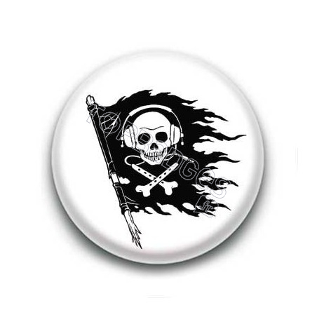 Badge drapeau tete de mort musique