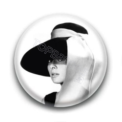 Badge : Chapeau, actrice Audrey Hepburn