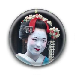 Badge : Geisha souriante