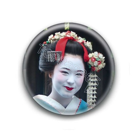 Badge : Geisha souriante