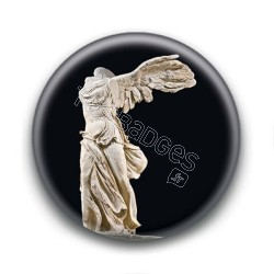 Badge : Victoire de Samothrace, déesse Niké