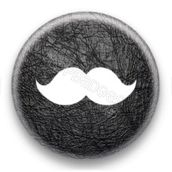 Badge moustache fond cuir