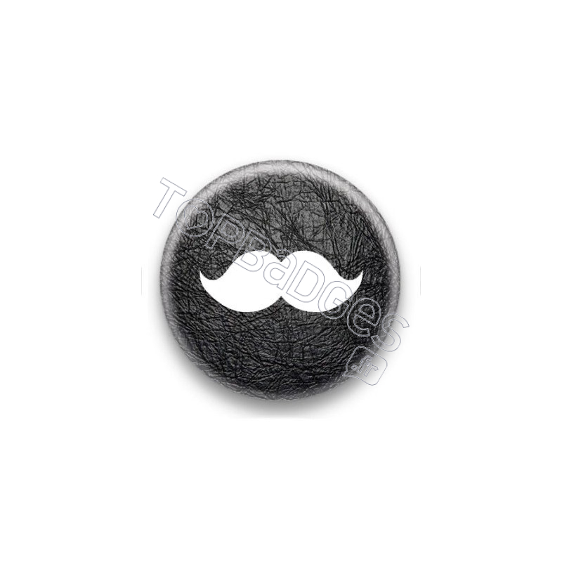 Badge moustache fond cuir