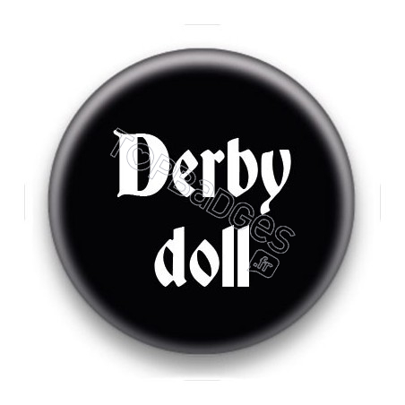 Badge Derby doll fond noir