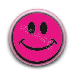 Badge : Smiley centré rose