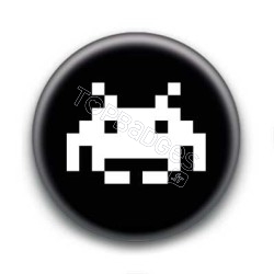 Badge Invader Pixel Noir